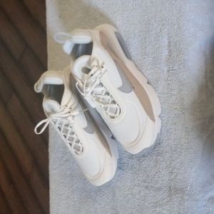 Womens airmax 2090 "Rattan/White" size 6.5